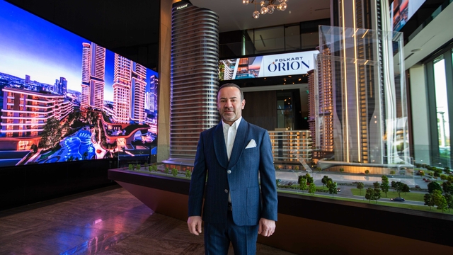 Folkart Orion'da 'ön satış' başladı
İzmir'de 'Hayatın Yeni Merkezi' olan Folkart Orion'da satışlar ilk günde yoğun bir ilgi gördü