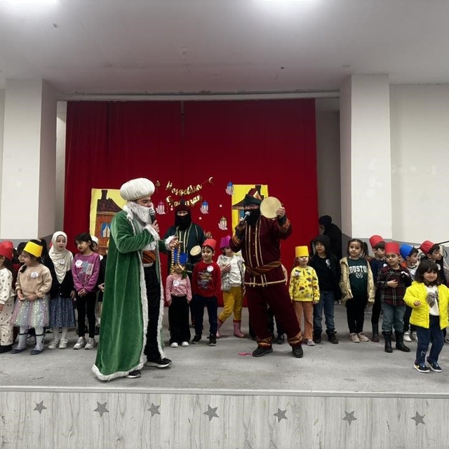 Çavdarhisar'da Hacivat, Karagöz ve Nasreddin Hoca gösterisi