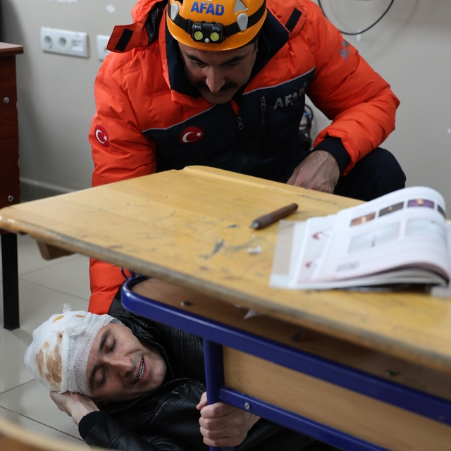 Elazığ'da okullarda deprem tatbikatı