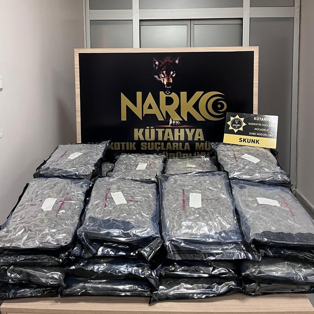 Kütahya'da uyuşturucu ile mücadele çalışmaları
Polisi 32 olayda yakaladığı...