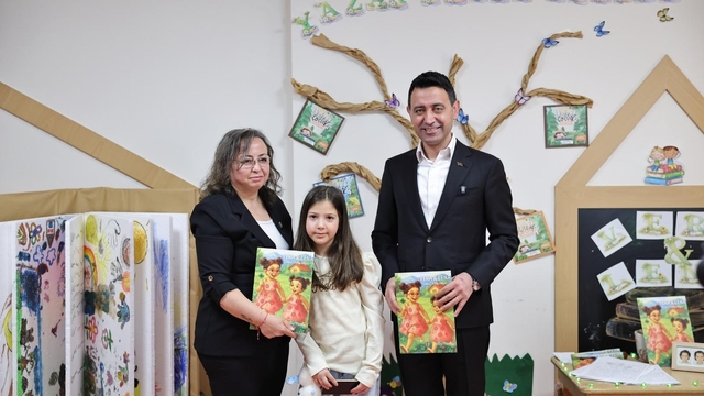 İzmir depreminin sembol ismi Ayda ve evlatlarını kaybeden anne, çocuklara depremi anlattı