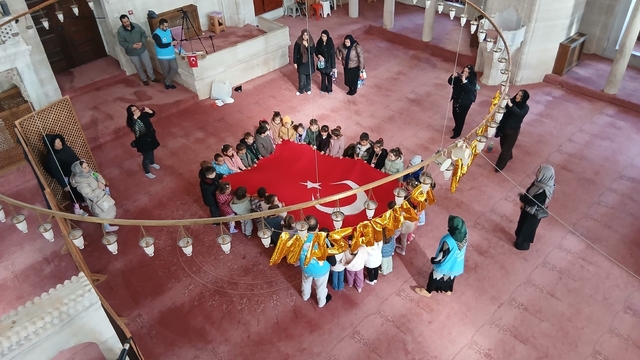 Babaeski'de minik öğrenciler Ramazan etkinliğinde cami ile tanıştı