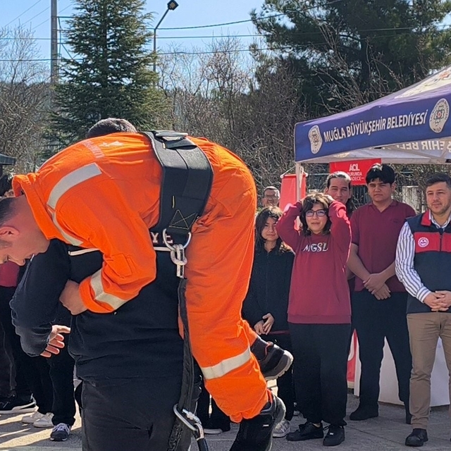 Muğla'da gerçeği aratmayan deprem tatbikatı