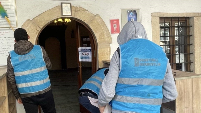 Muğla'da denetimli serbestlik yükümlülerinden örnek davranış