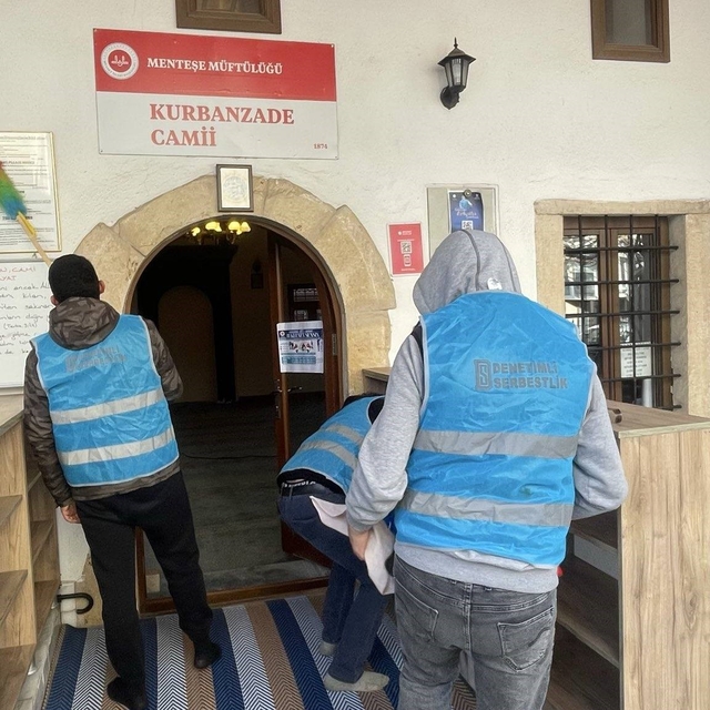 Muğla'da denetimli serbestlik yükümlülerinden örnek davranış