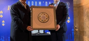 Türk İslam irfanının öncüsü Ahmet Yesevî'yi anlattı