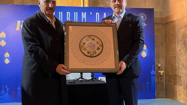 Türk İslam irfanının öncüsü Ahmet Yesevî'yi anlattı