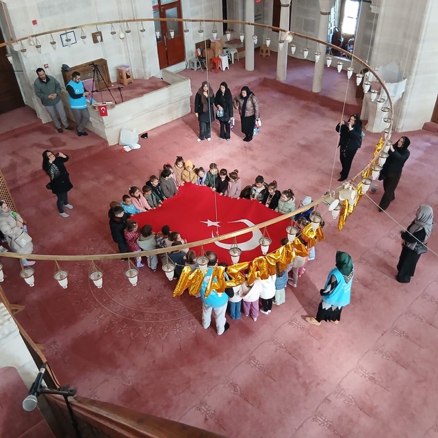 Babaeski'de minik öğrenciler Ramazan etkinliğinde cami ile tanıştı