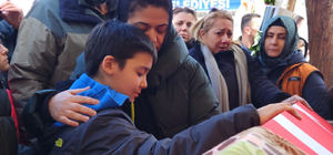 Öğrencisi tarafırdan öldürülen Fatma Nur öğretmen, son yolculuğuna uğurlandı