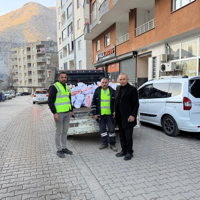 Uludere'de ailelere yardım