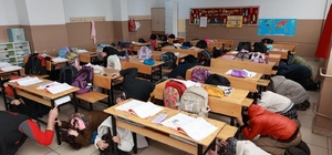 Bingöl'de öğrencilere deprem tatbikatı