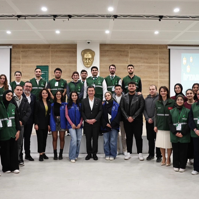 Başkan Aras: "Ata mirası kurumlarımıza sahip çıkmamız gerekir"