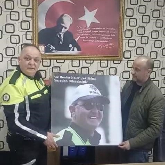 Tarsus'ta trafik polisine anlamlı sürpriz