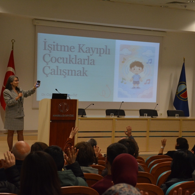 "İşitme Kayıplı Çocuklarla Çalışma" semineri