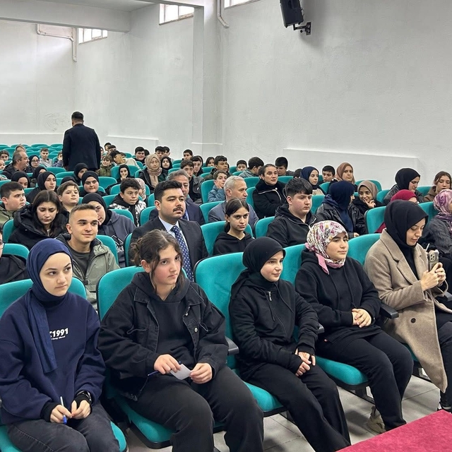 Türkeli'de öğrenciler arasında münazara etkinliği yapıldı