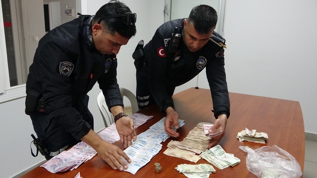 Mersin'de dilencilerin üzerinden 24 bin 577 TL çıktı