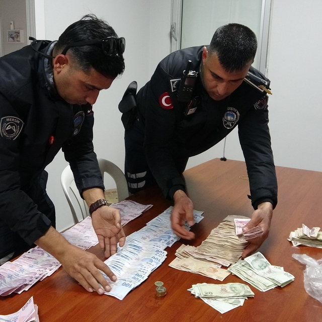 Mersin'de dilencilerin üzerinden 24 bin 577 TL çıktı