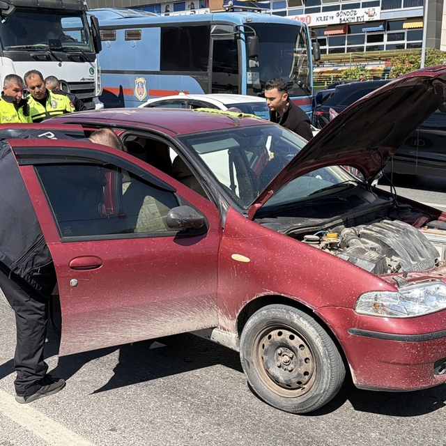 Alanya'da polisin "dur" ihtarına uymayan sürücüye 357 bin lira ceza uygulan...