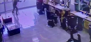 Adana'da berberde böyle ateş etti: 1 yaralı