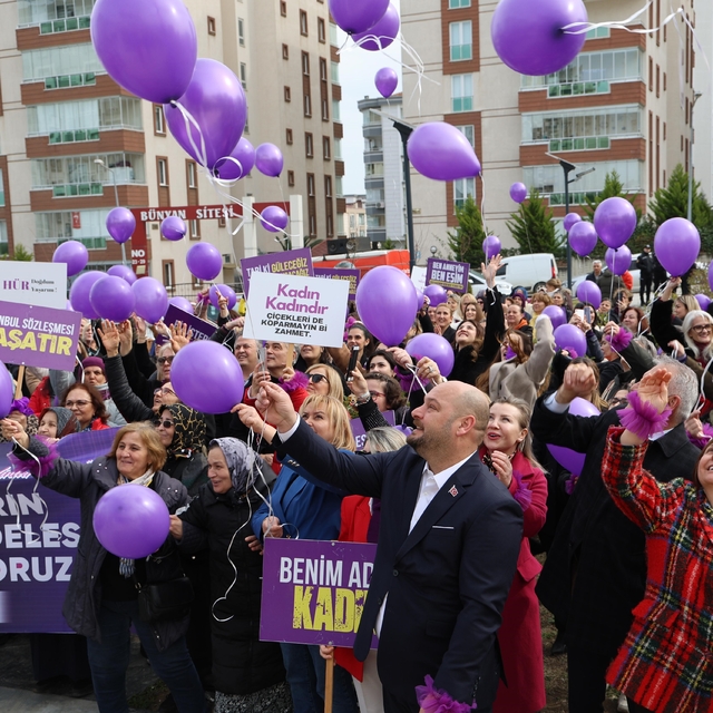 Emekçi Kadınlar Günü etkinlikleri, farkındalık yürüyüşü ile başladı