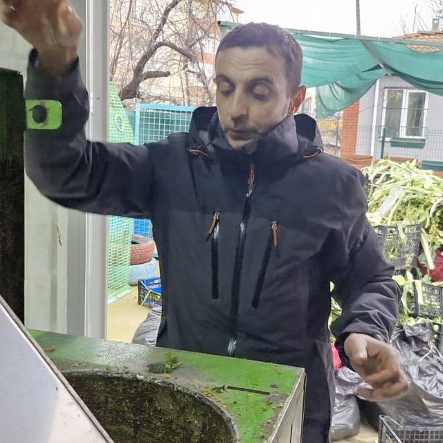 Çınarcık'ta sebze ve meyve atıkları gübreye dönüştürülüyor