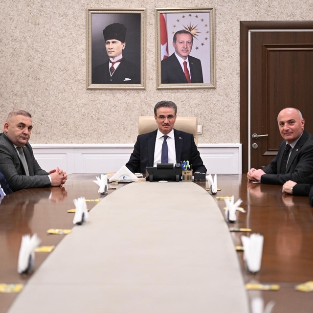 ETSO Başkanı Saim Özakalın ile ETSO yönetiminden Vali Aydın Baruş'a hayırlı...