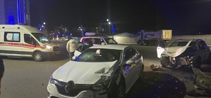 Bingöl'de iki otomobilin çarpıştığı kazada 4 kişi yaralandı