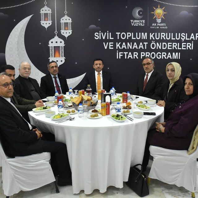 Van'da "Sivil Toplum Kuruluşları ve Kanaat Önderleri İftar Programı" düzenl...