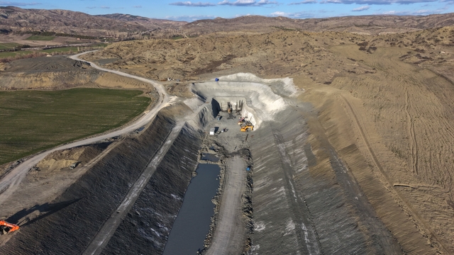 Bakan Uraloğlu: "Delice-Çorum Hızlı Tren Hattı'nda fiziki ilerleme yüzde 25'e yaklaştı"
"Türkiye'nin kuzeyine yapılan ilk hızlı tren ile yolcu taşımacılığı projesi olarak tarihe geçiyor"