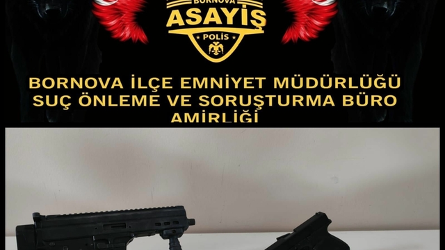 İzmir'de kendilerini polis olarak tanıtıp, 2 kişiyi gasbettiler: 2 tutuklama