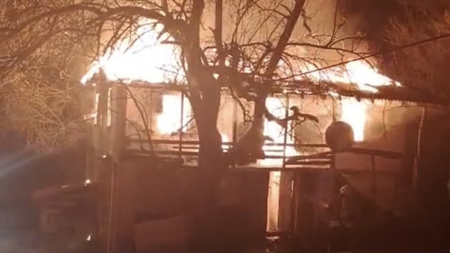 Yalnız yaşadığı evinde çıkan yangında öldü