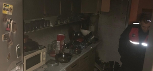 Çınarcık'ta bir binada çıkan yangın söndürüldü