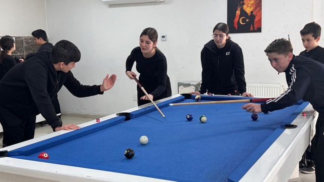 Öğrenciler Bahçeşehir Gençlik Merkezi'nde misafir edildi