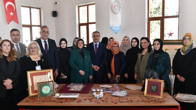 Tekirdağ'da "Sanatın Diliyle Değerlerimiz" sergisi açıldı