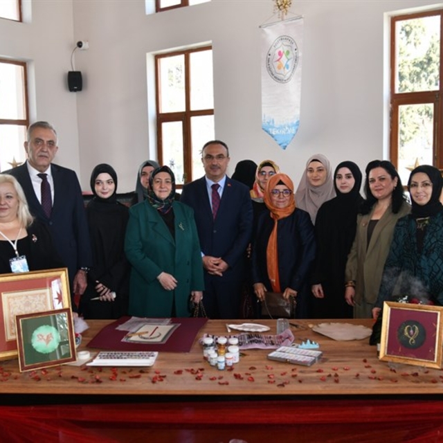 Tekirdağ'da "Sanatın Diliyle Değerlerimiz" sergisi açıldı