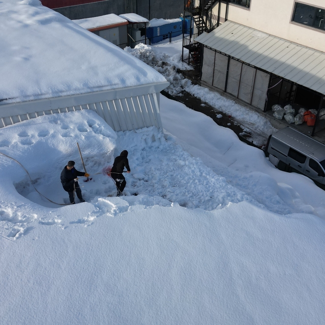 Bitlis'te tekstilciler kar yüzünden güneş panellerini kullanamıyor