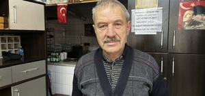 İftara kadar servis yapılmayan kıraathane mahalle sakinlerinin buluşma noktası oluyor