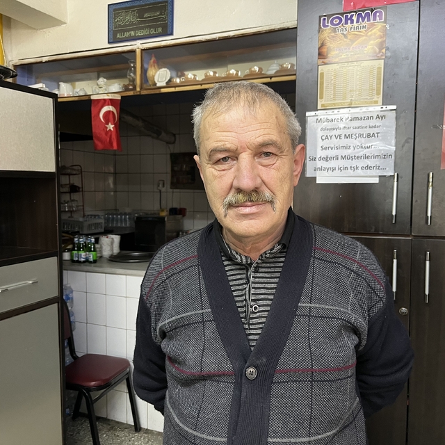 İftara kadar servis yapılmayan kıraathane mahalle sakinlerinin buluşma nokt...