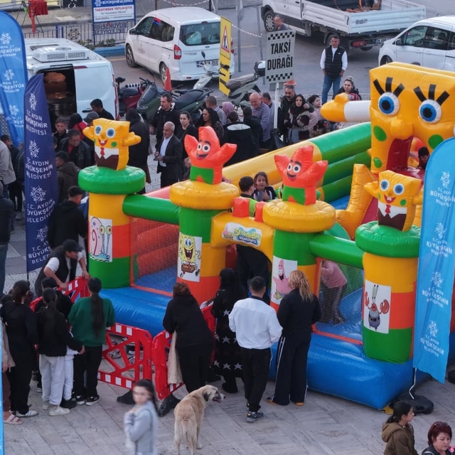 Aydın Büyükşehir, İncirliova'da vatandaşları Ramazan etkinlikleri ile bir a...