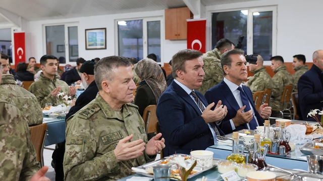 Erzincan'da kahraman gaziler ve aileleri onuruna iftar sofrası kuruldu