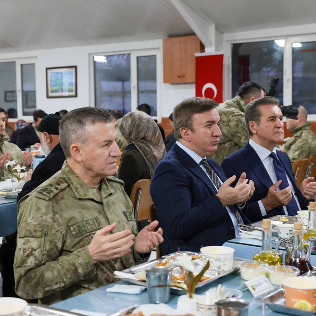 Erzincan'da kahraman gaziler ve aileleri onuruna iftar sofrası kuruldu