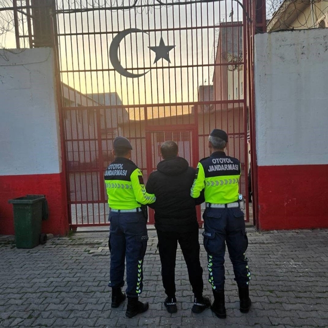 Aydın'da göçmen kaçakçılığı operasyonu: 12 düzensiz göçmen yakalandı