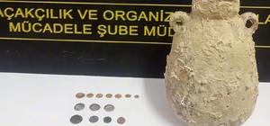 Mersin'de yurt dışına kaçırılmak istenilen binlerce tarihi eser ele geçirildi