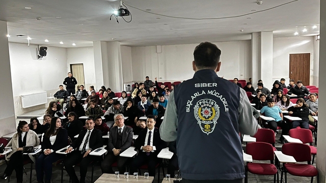 Beyağaç'ta polisten farkındalık eğitimi verildi