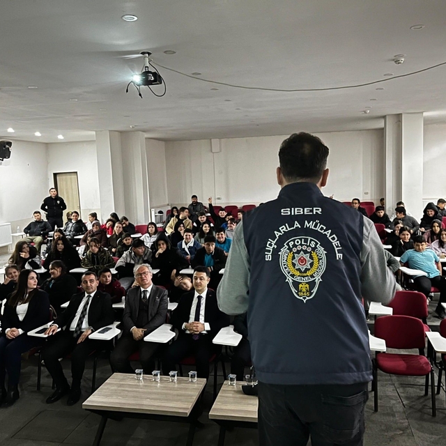 Beyağaç'ta polisten farkındalık eğitimi verildi