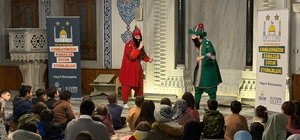 Gölcük'te çocuklar ramazan geleneklerini Karagöz ve Hacivat ile öğreniyor