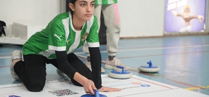 Iğdır'da öğrenciler floor curling ile tanışıyor
