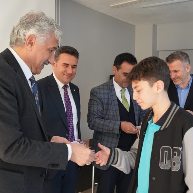 Kahta Belediyesi'nden YKS ve LGS öğrencilerine dijital destek