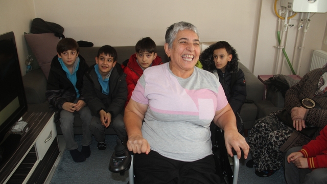 Minik öğrenciler engelli vatandaşın hayalini gerçekleştirdi