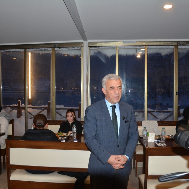 Çaykara Belediye Başkanı Tok, öğrencilerle iftar yaptı